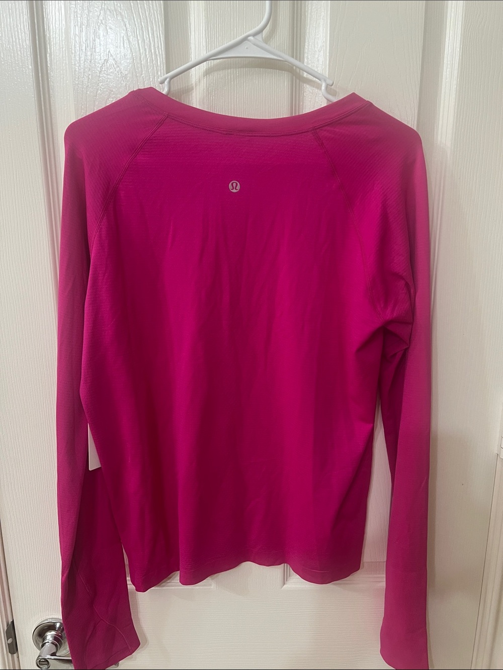 Swiftly Tech Long Sleeve 2.0 * Race. Pink Flare - Picture 3 of 5